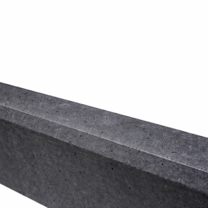 tumehall betoonist sokkel