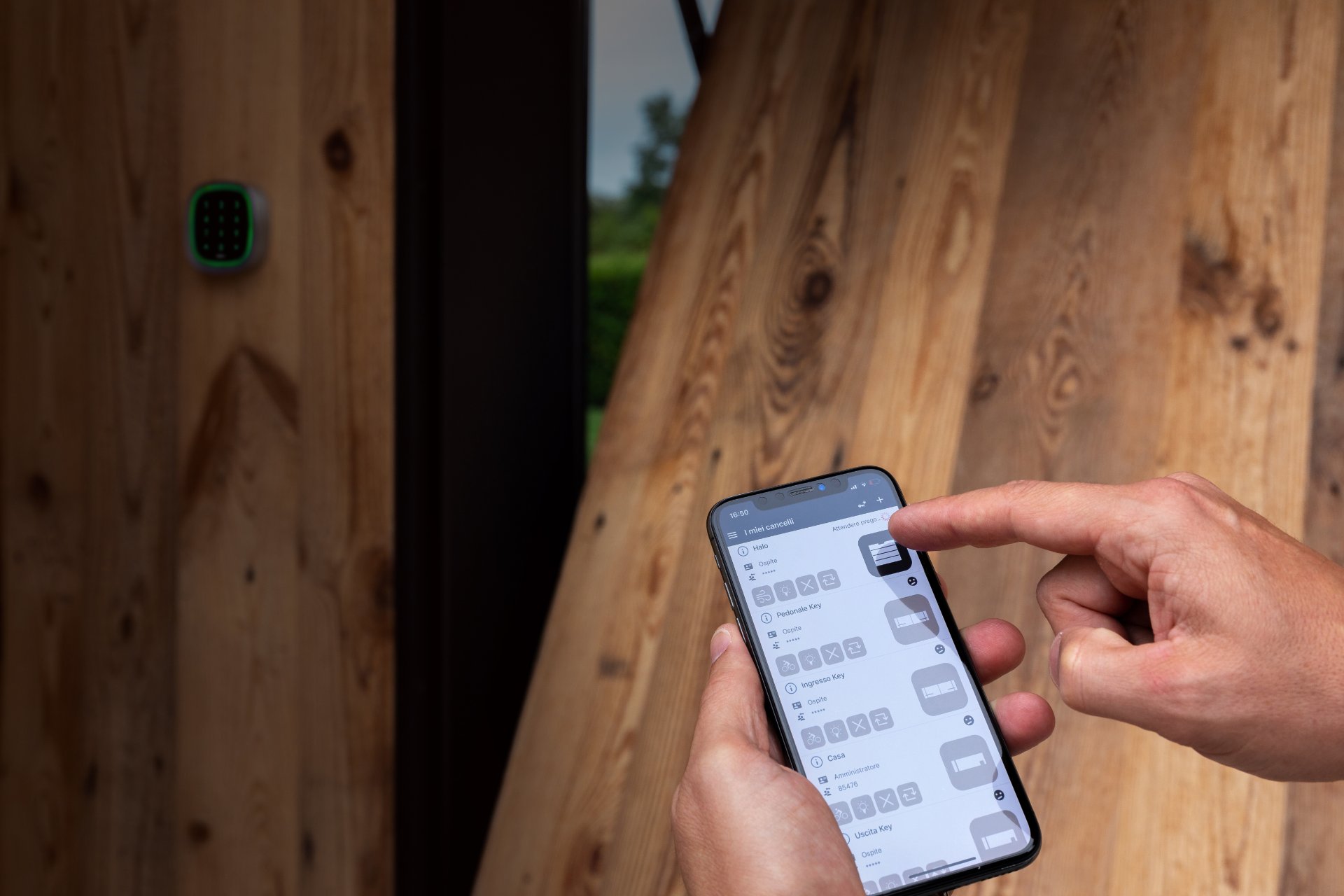 Värava juhtimine nutitelefonist KUBE Smart rakendusega